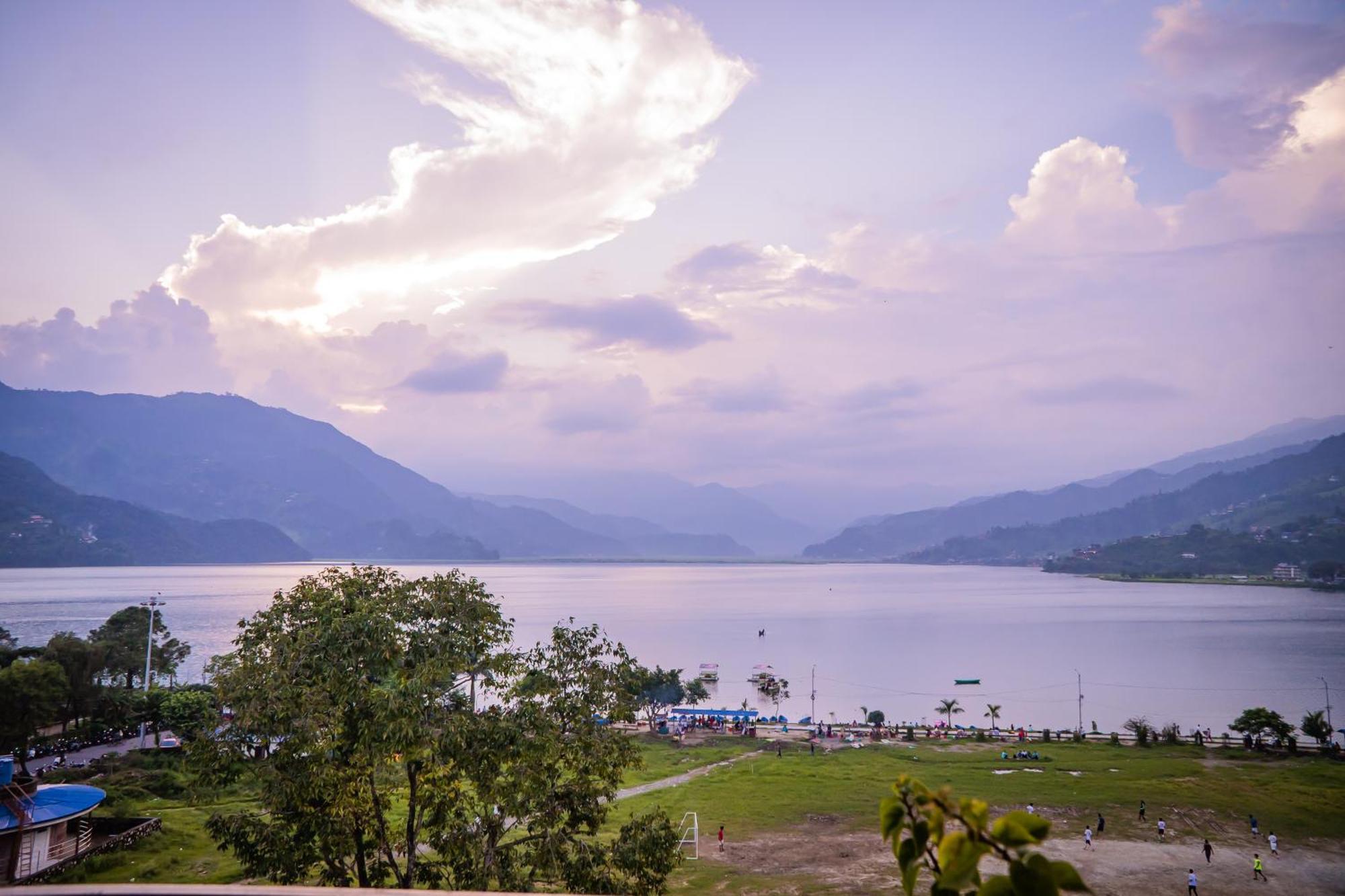 Hotel Fewa Camp Покхара Экстерьер фото
